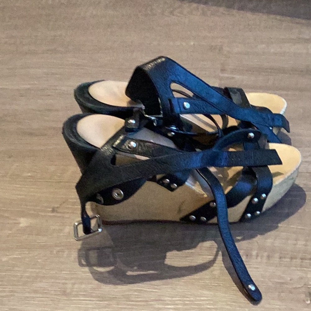Black 4.5 inch wedges